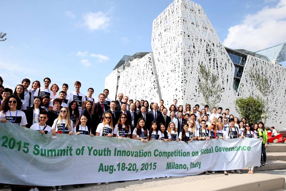 L&#39;ex presidente del Consiglio, Enrico Letta, a Expo 2015 per una lezione che ha tenuto ad alcuni studenti dell&#39;Universit di Shanghai (Ansa)